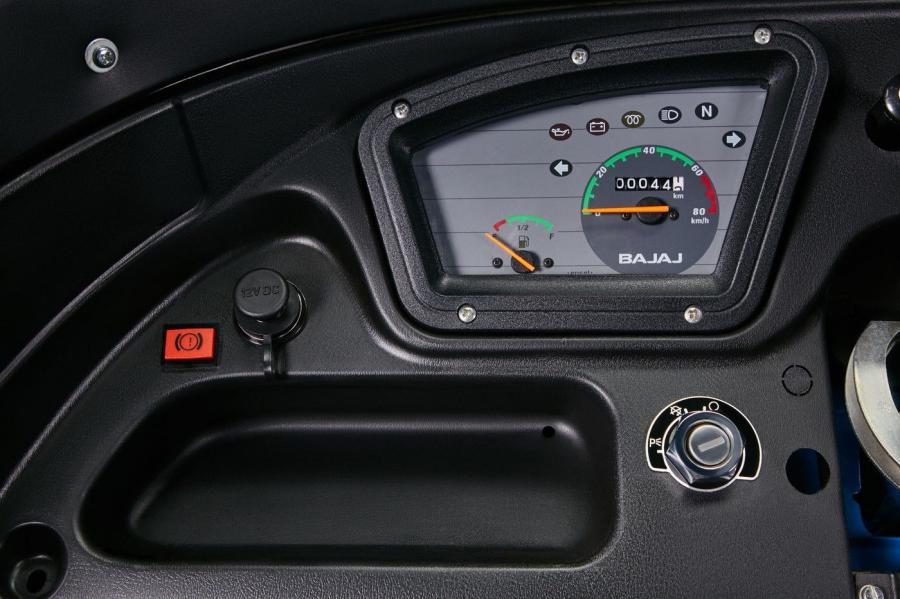 Панель приборов Bajaj Maxima C 2016 года  (фото 12 из 13)
